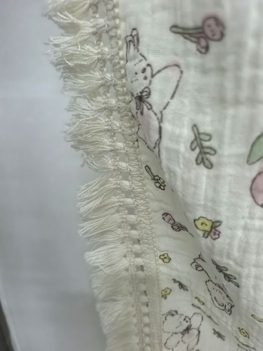 Fringed edge for decor-led SKUs